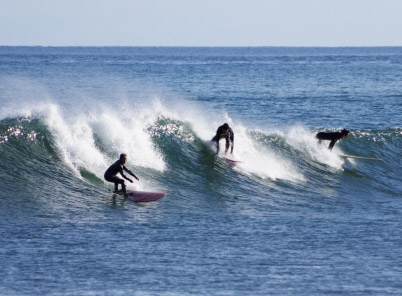沖縄でサーフィンを楽しもう おすすめポイントを教えて 沖縄旅行 北海道旅行のことなら国内格安旅行 格安ツアーのニーズツアー